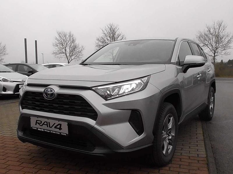 Gebraucht Toyota RAV4 Hybrid 218 PS (160 kW) 2022 Silver metallic SUV