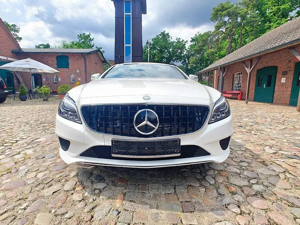 Gebraucht Mercedes CLS250 204 PS (150 kW) 2014 Dimant weiß bright designo Coupé