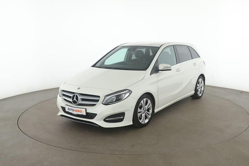 Weiß Gebraucht 2018 Mercedes B180 Urban Van / Kleinbus | 16.420 € (Fairer Preis) - Bild 1/3