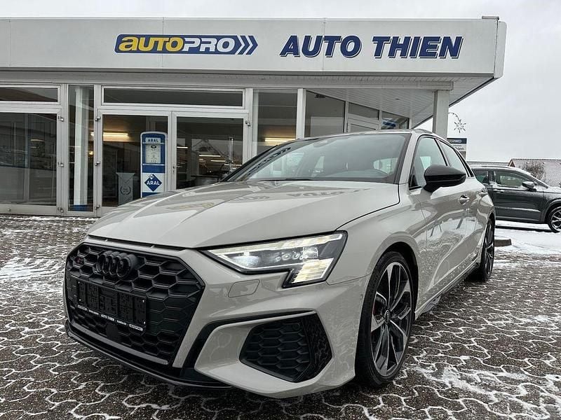 Grau Gebraucht 2022 Audi S3 Business Limousine | 34.990 € (Fairer Preis) - Bild 1/4