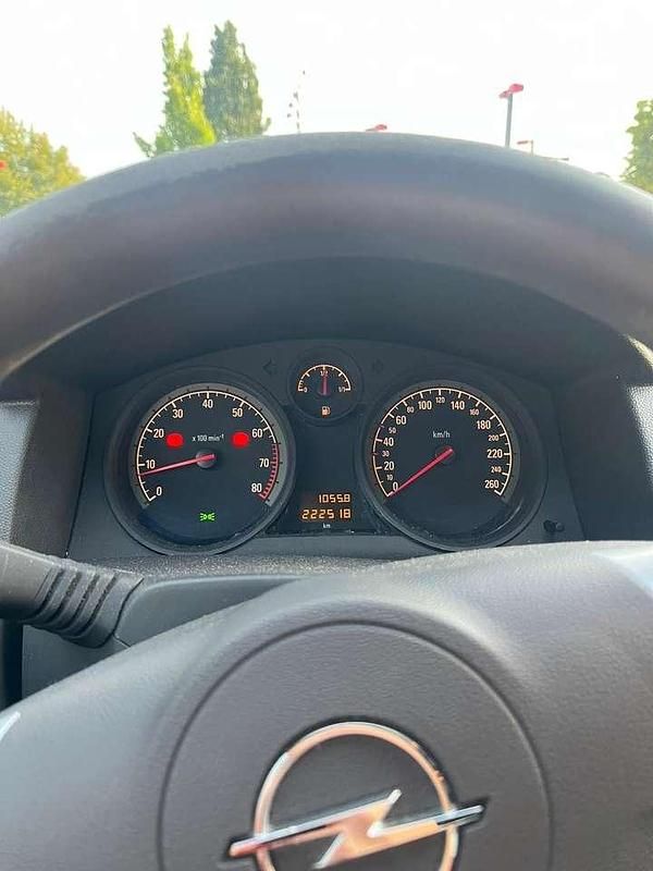 Gebraucht Opel Astra Selection 90 PS (66 kW) 2009 Grau Kleinwagen