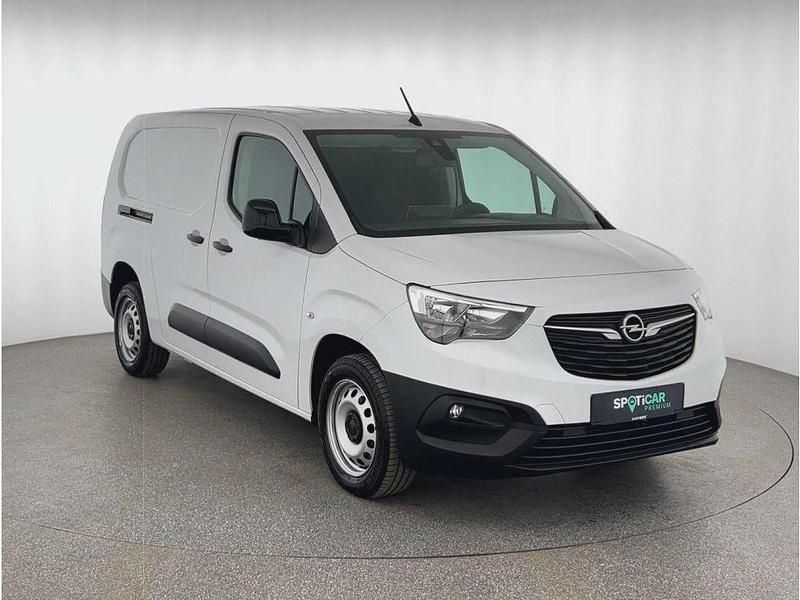 Używany Opel Combo Basis 102 KM (75 kW) 2024 Biały Minivan