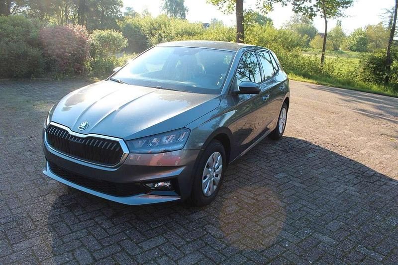 Graphit Gebraucht 2023 Skoda Fabia Ambition Kleinwagen | 18.890 € (Fairer Preis) - Bild 1/4
