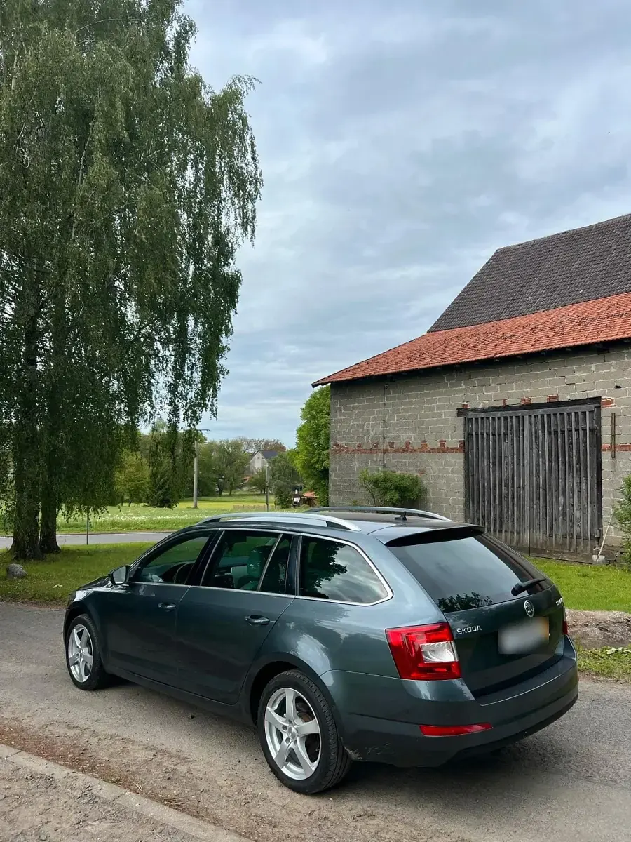 Używany Skoda Octavia 180 KM (132 kW) 2014 Andere farben Kombi