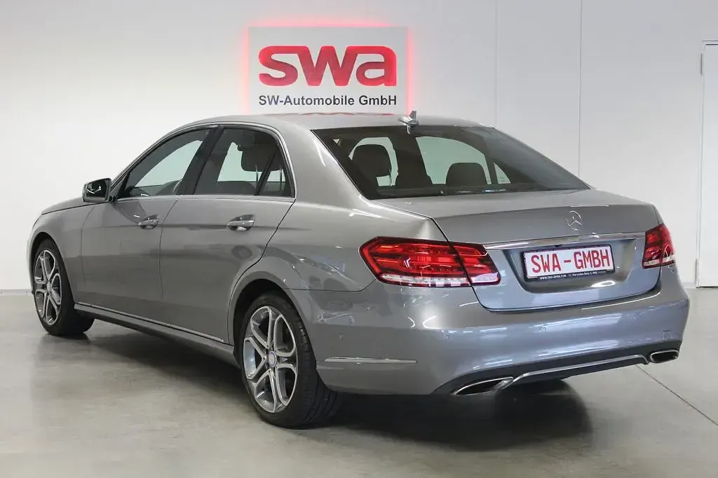 Gebraucht Mercedes E400 333 PS (244 kW) 2013 Schwarz Limousine