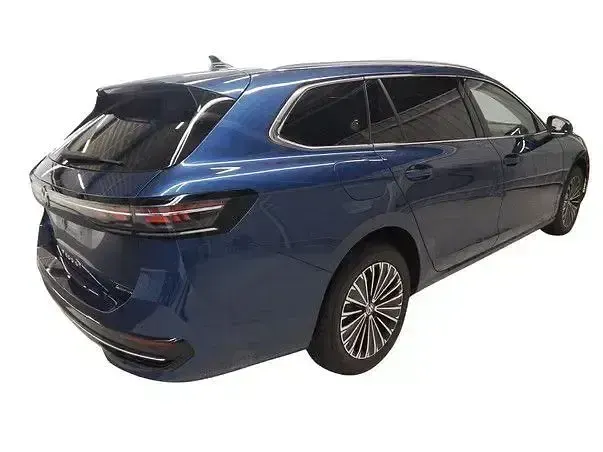 Gebraucht VW Passat Elegance 193 PS (141 kW) 2025 Reef blue Kombi
