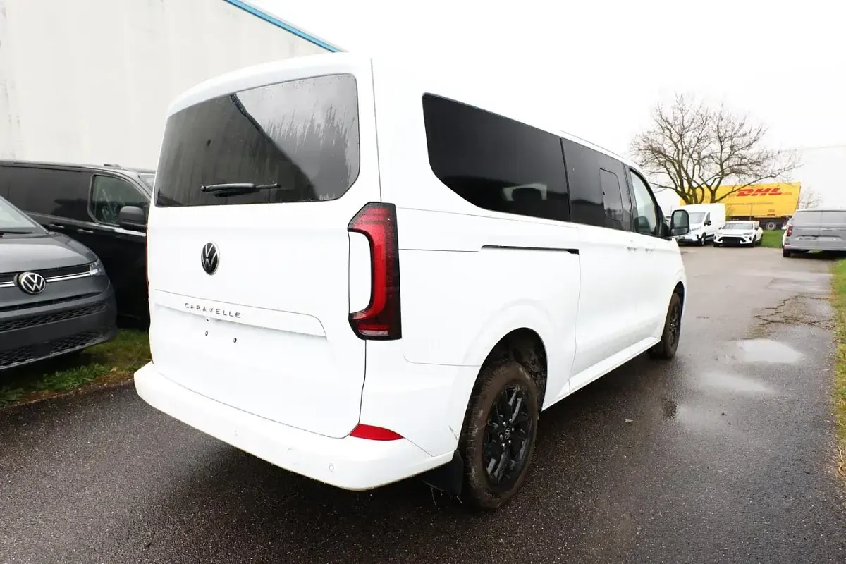 Nouă VW Caravelle Style 150 CP (110 kW) 2026 Alb Van