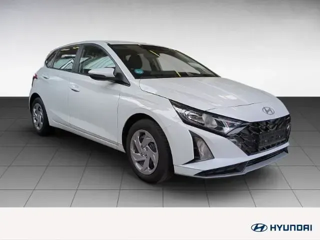 Gebraucht Hyundai i20 Select 101 PS (74 kW) 2025 Weiss Kleinwagen