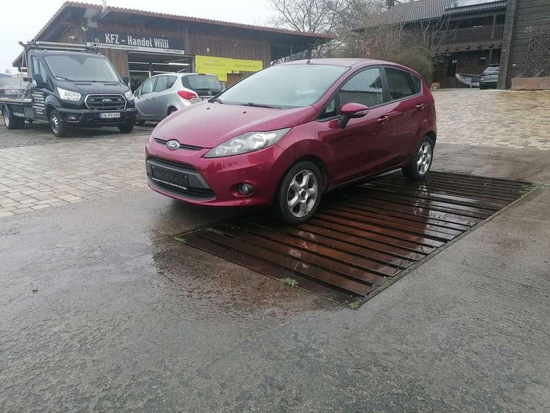 Second-hand Ford Fiesta Trend 97 CP (71 kW) 2010 Roșu Hatchback