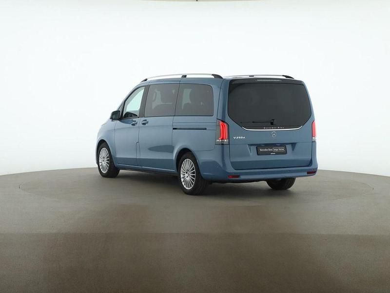 Gebraucht Mercedes V250 Style 190 PS (139 kW) 2025 Blau Van / Kleinbus