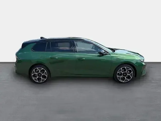 Neu Opel Astra 146 PS (107 kW) 2026 Dunkelgruen Kombi