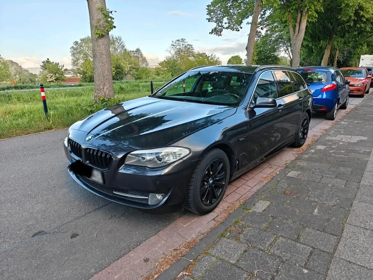 Używany BMW 520 184 KM (135 kW) 2012 Czarny Kombi