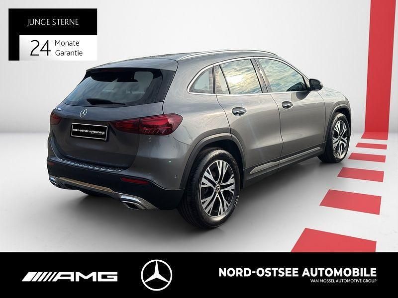 Gebraucht Mercedes GLA200 Progressive 150 PS (110 kW) 2025 Grau SUV
