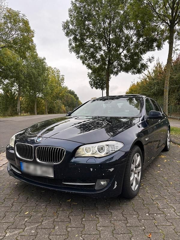 Blau Gebraucht 2010 BMW 525 Limousine | 8.700 € (Superpreis) - Bild 1/4