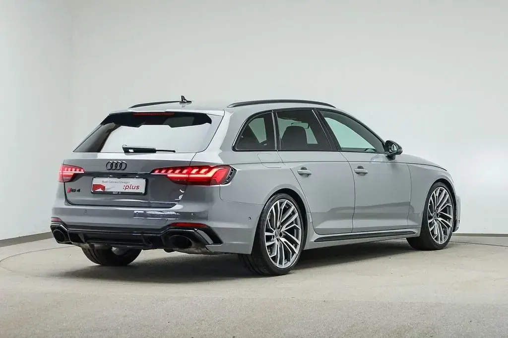 Gebraucht Audi RS4 Ambiente 450 PS (330 kW) 2023 Nardograu Kombi