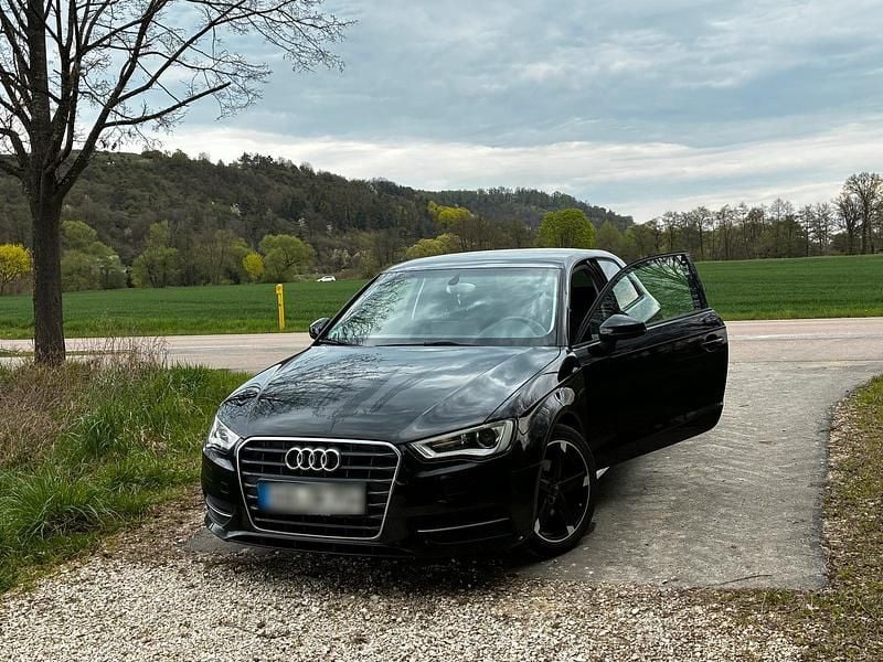 Second-hand Audi A3 110 CP (80 kW) 2014 Negru Hatchback