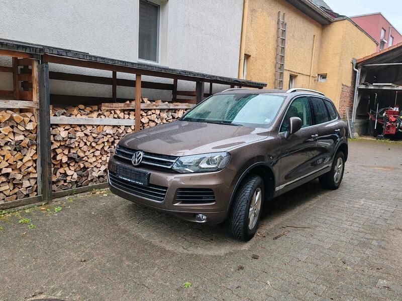 Braun Gebraucht 2012 VW Touareg SUV | 19.250 € (Etwas zu teuer) - Bild 1/2