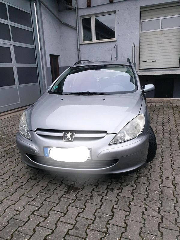 Grau Gebraucht 2004 Peugeot 307 Limousine | 1.800 € (Teuer) - Bild 1/4