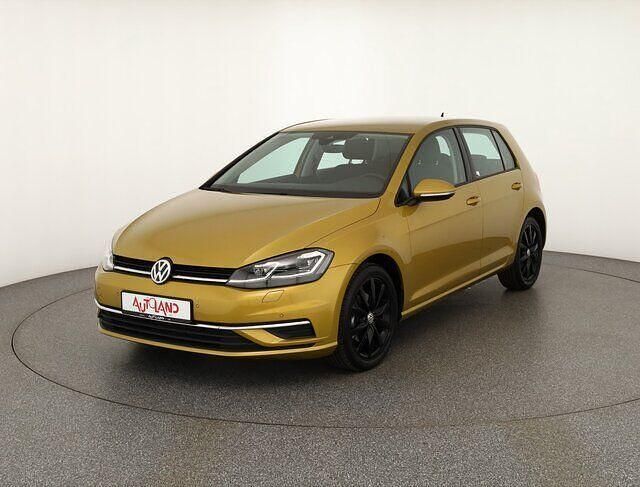 Gelb Gebraucht 2018 VW Golf VII Comfortline Limousine | 18.990 € (Fairer Preis) - Bild 1/2