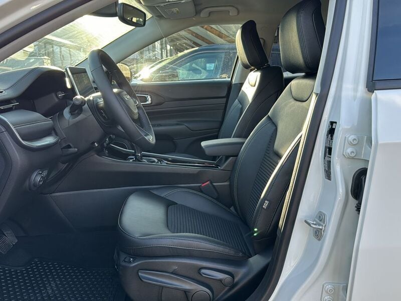 Gebraucht Jeep Compass Limited 131 PS (96 kW) 2024 Weiß SUV