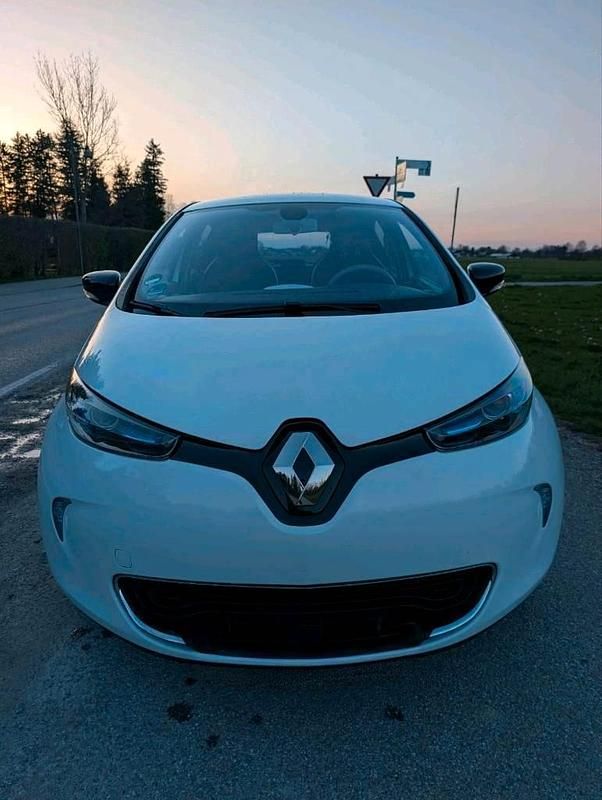 Używany Renault Zoe 42 kW (58 KM) 2016 Biały Hatchback