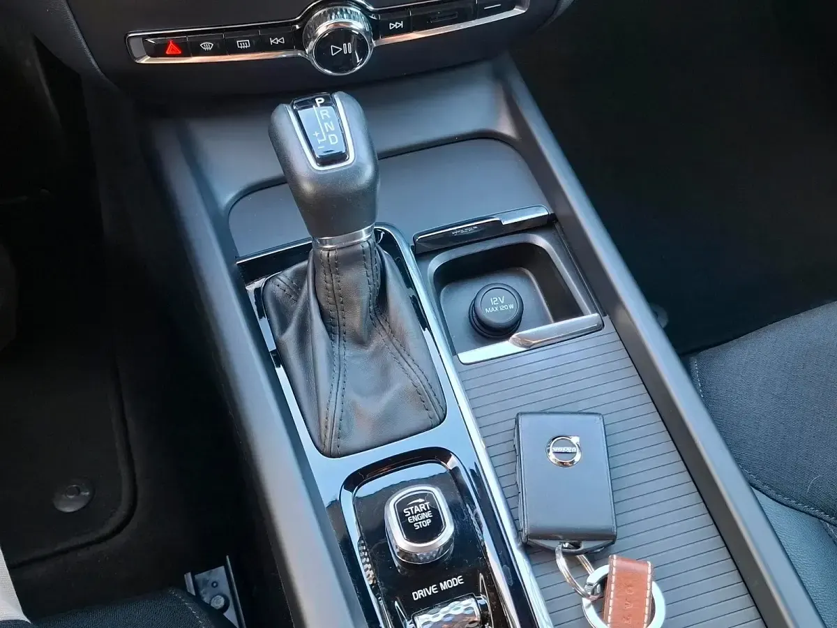 Gebraucht Volvo V60 150 PS (110 kW) 2020 Blau Kombi