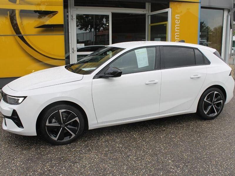 Gebraucht Opel Astra 131 PS (96 kW) 2025 5 türen Limousine