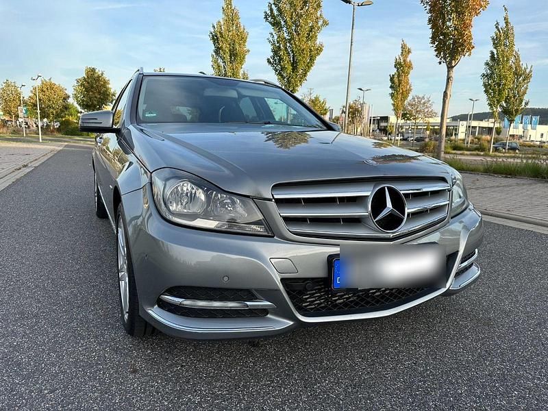 Grau Gebraucht 2011 Mercedes C220 Kombi | 8.990 € (Etwas zu teuer) - Bild 1/4