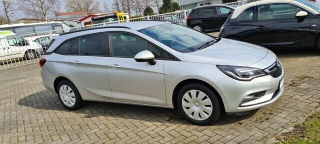 Silber metallic Gebraucht 2018 Opel Astra Business Kombi | 13.290 € (Fairer Preis) - Bild 1/4