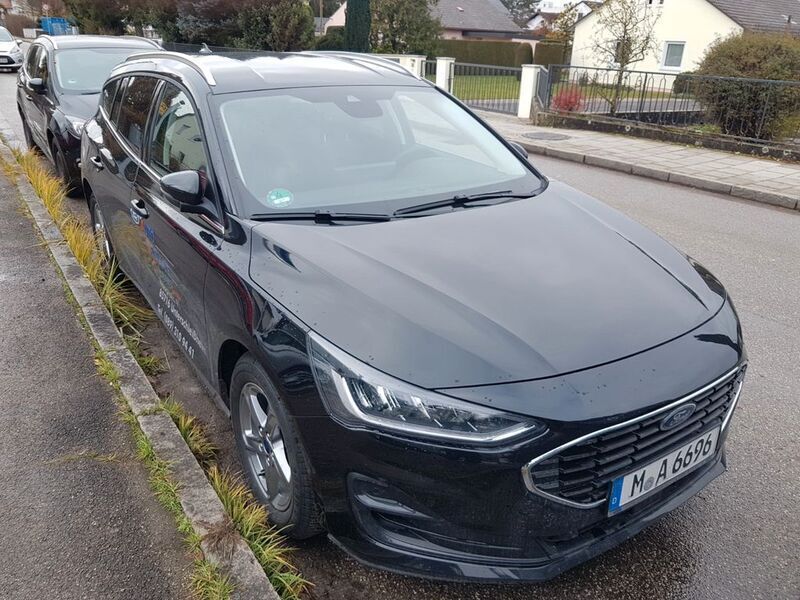 Gebraucht Ford Focus Titanium 125 PS (91 kW) 2022 Schwarz Limousine