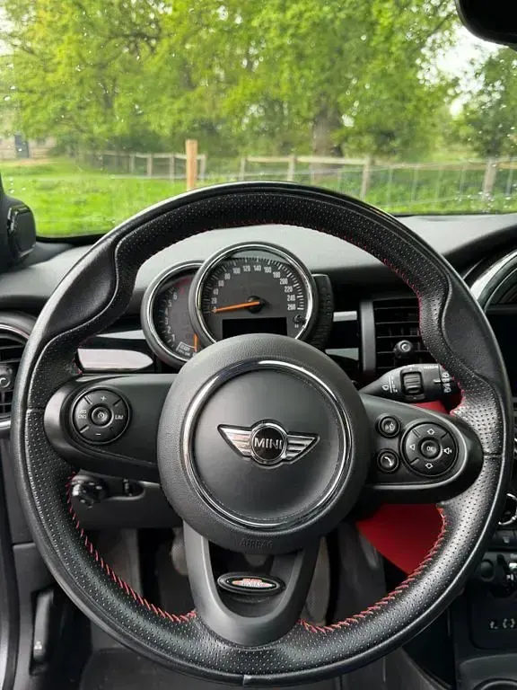 Gebraucht Mini Cooper 136 PS (100 kW) 2017 Schwarz Kleinwagen