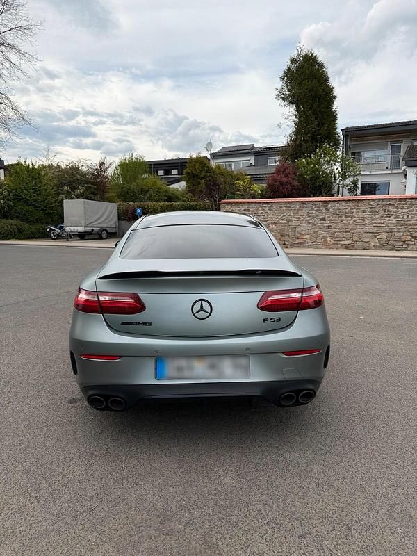 Gebraucht Mercedes E350 299 PS (219 kW) 2020 Blau Coupé