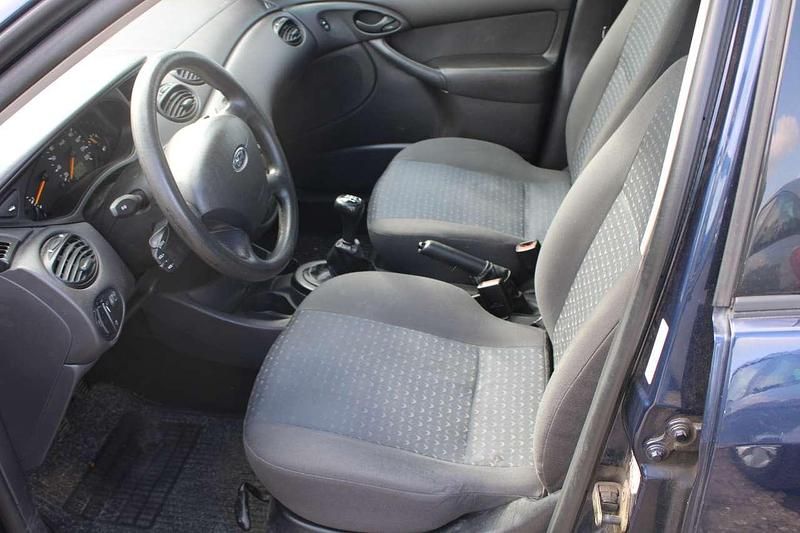 Gebraucht Ford Focus Ambiente 101 PS (74 kW) 2004 Blau Kombi