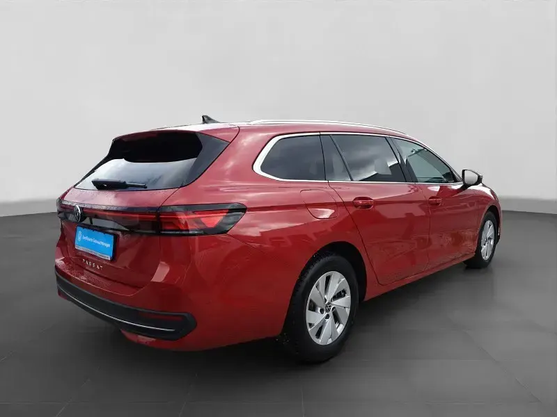 Usata VW Passat Business 122 CV (89 kW) 2025 Rosso Station wagon