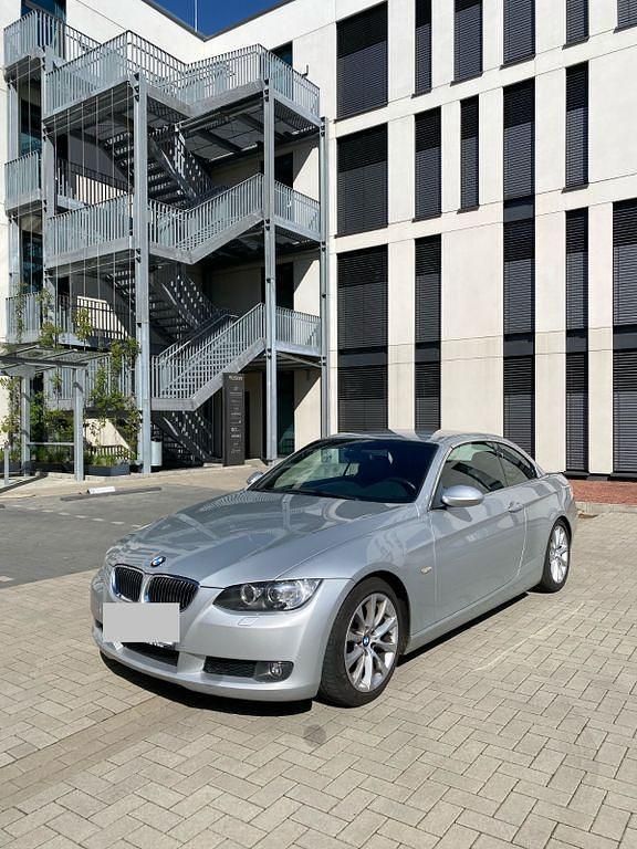 Silber Gebraucht 2007 BMW 325 Cabriolet Sport Line Cabrio | 13.250 € (Etwas zu teuer) - Bild 1/4
