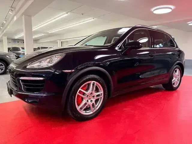 Gebraucht Porsche Cayenne Turbo 500 PS (367 kW) 2012 Tiefschwarz SUV