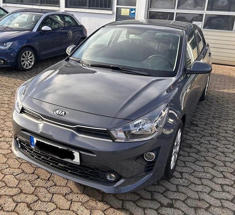 Gebraucht Kia Rio 84 PS (61 kW) 2021 Grau Limousine
