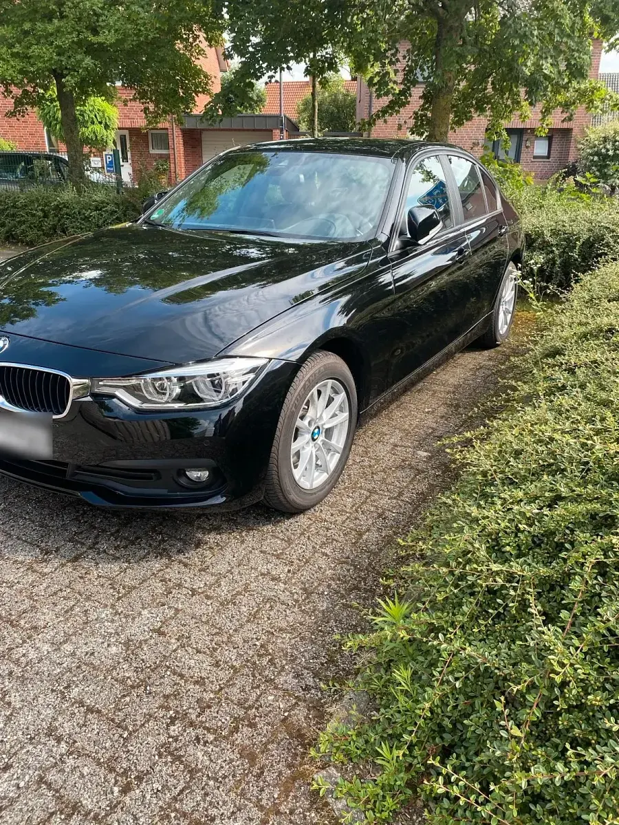 Second-hand BMW 320 190 CP (139 kW) 2017 Negru Berlinǎ