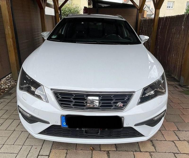 Weiß Gebraucht 2017 Seat Leon ST FR Kombi | 18.900 € (Teuer) - Bild 1/4