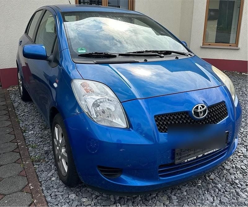 Blau Gebraucht 2006 Toyota Yaris Kleinwagen | 1.000 € (Superpreis) - Bild 1/4