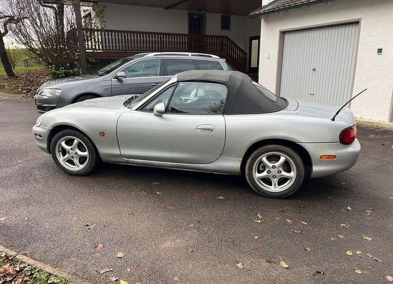 Second-hand Mazda MX5 140 CP (102 kW) 2000 Argintiu Cabrio