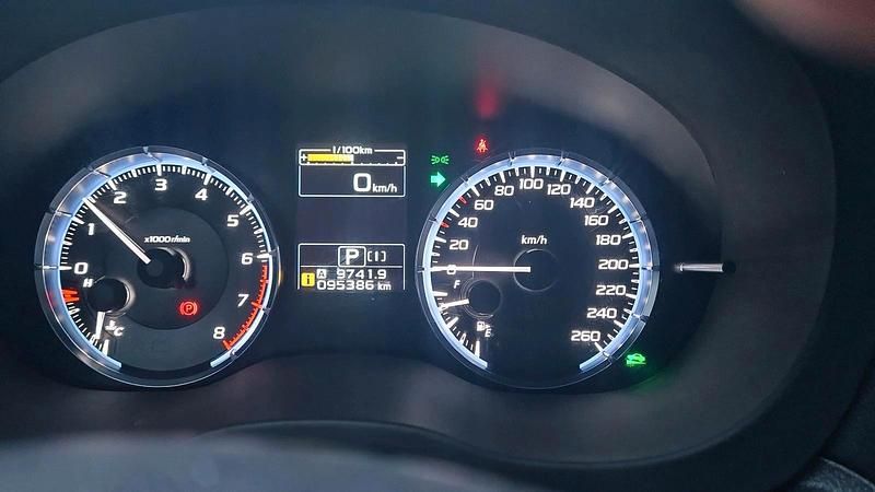 Gebraucht Subaru Levorg 170 PS (125 kW) 2016 Silber Kombi