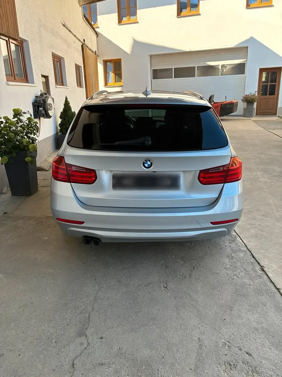 Gebraucht BMW 330 258 PS (189 kW) 2013 Silber Kombi