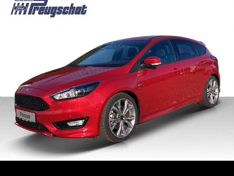 Rot Gebraucht 2017 Ford Focus Limousine | 17.000 € (Teuer) - Bild 1/1