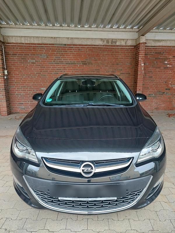 Schwarz Gebraucht 2015 Opel Astra Exklusiv Kombi | 4.950 € (Superpreis) - Bild 1/4