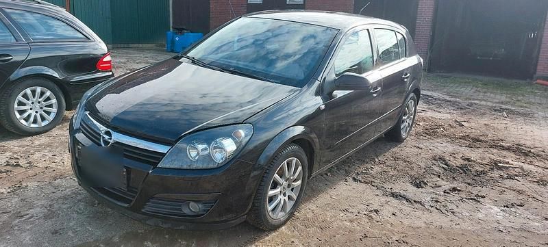 Gebraucht Opel Astra Elegance 125 PS (91 kW) 2004 Schwarz Limousine