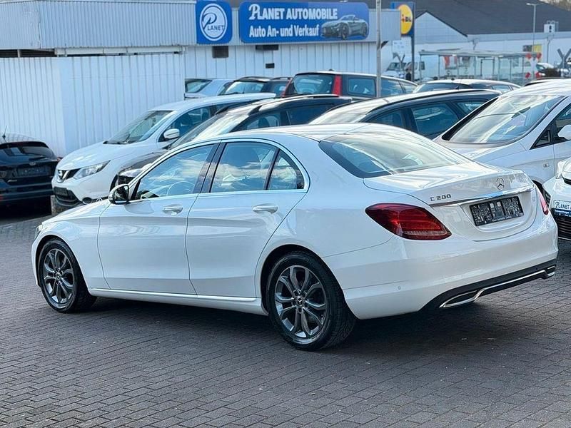 Gebraucht Mercedes C200 184 PS (135 kW) 2018 Weiß Limousine