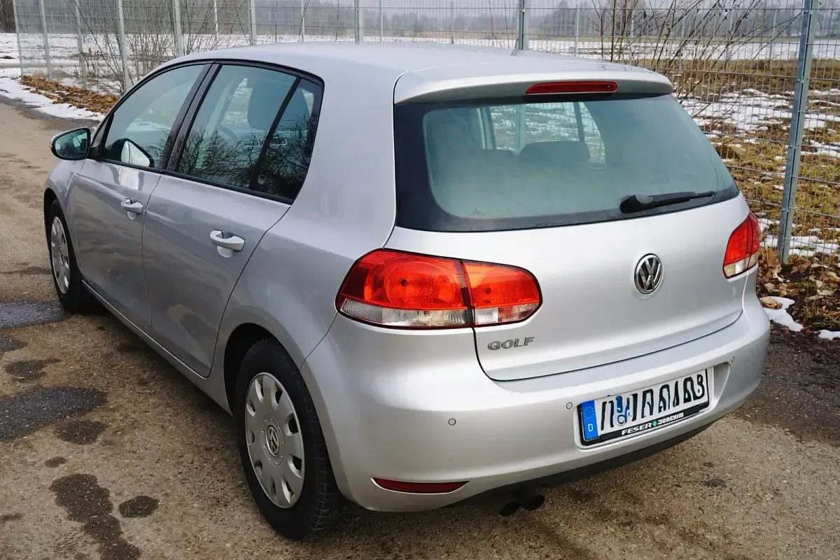Gebraucht VW Golf VI 122 PS (89 kW) 2011 Silber Kleinwagen
