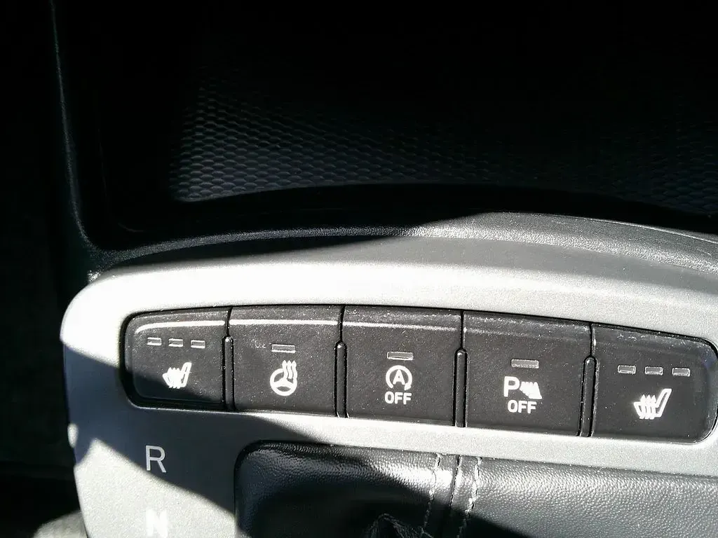 Gebraucht Hyundai i10 Trend 67 PS (49 kW) 2021 Rot Kleinwagen