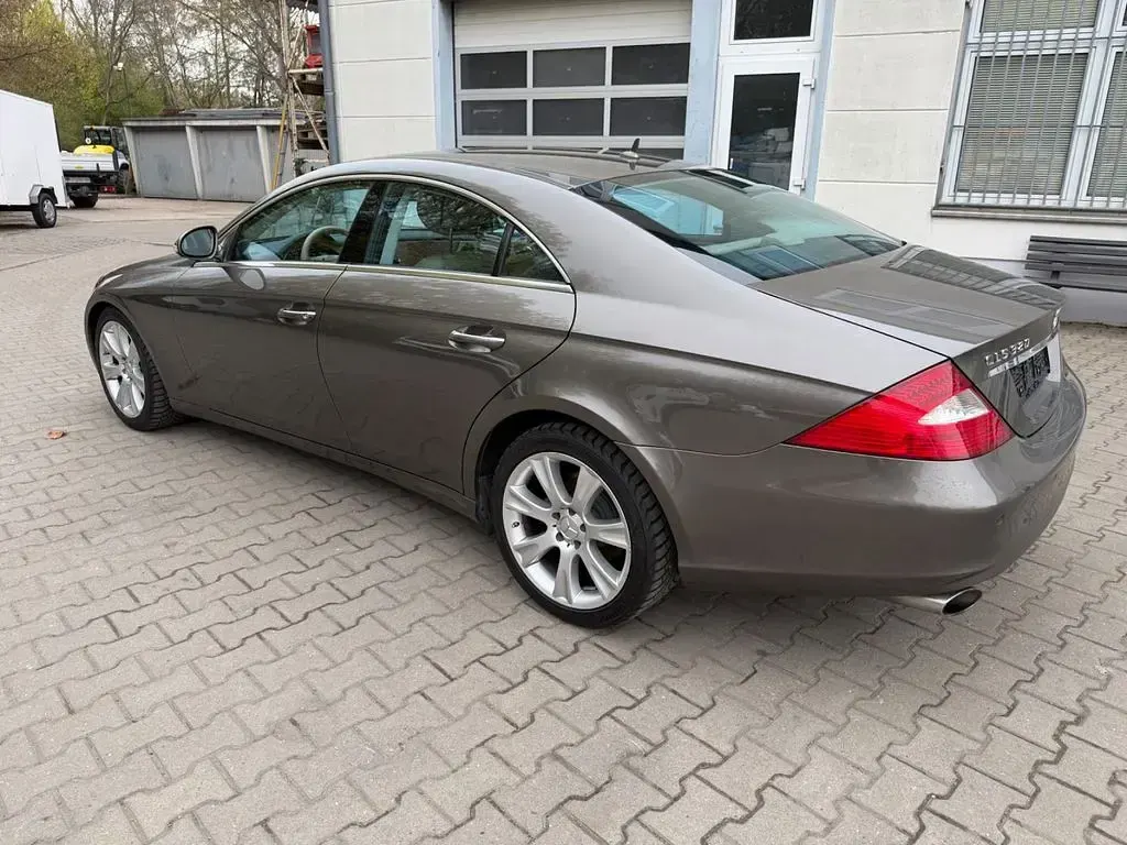 Gebraucht Mercedes CLS320 224 PS (164 kW) 2007 Grau Coupé